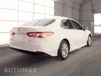 2018 Toyota Camry LE - miniatura 4