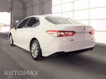 2018 Toyota Camry LE - miniatura 6