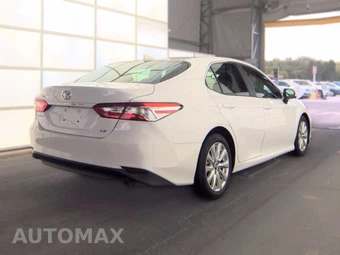 2018 Toyota Camry LE - miniatura 4