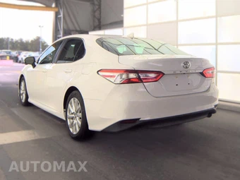 2018 Toyota Camry LE - miniatura 6