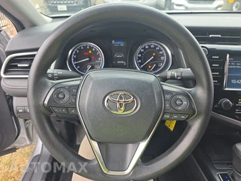 2018 Toyota Camry LE - miniatura 10