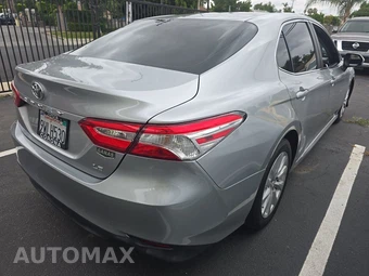 2018 Toyota Camry LE - miniatura 4
