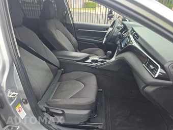 2018 Toyota Camry LE - miniatura 8
