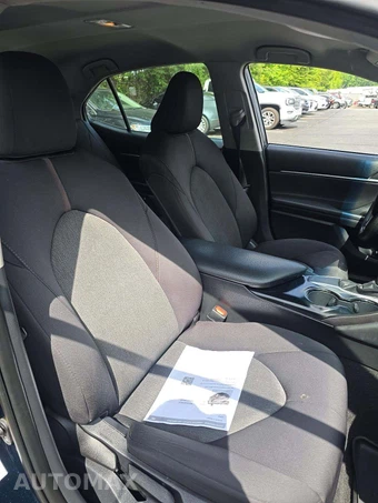 2018 Toyota Camry LE - miniatura 18