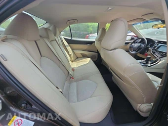 2018 Toyota Camry LE - miniatura 16