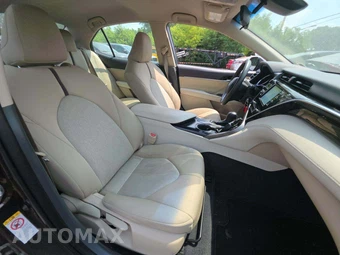 2018 Toyota Camry LE - miniatura 18