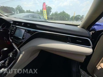 2018 Toyota Camry LE - miniatura 19
