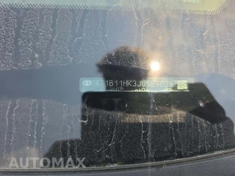 2018 Toyota Camry LE - miniatura 5