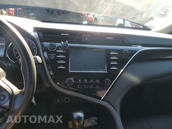 2018 Toyota Camry LE – miniatura 11