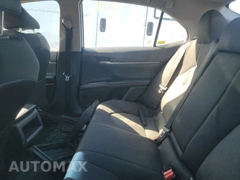 2018 Toyota Camry LE – miniatura 13