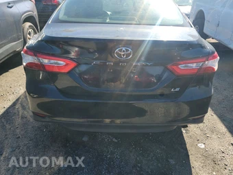2018 Toyota Camry LE – miniatura 16