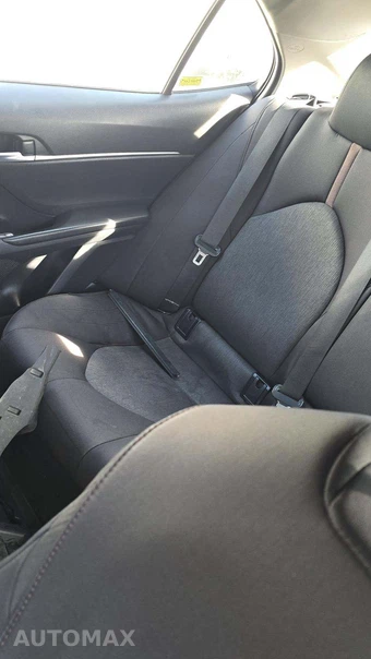 2018 Toyota Camry LE – miniatura 26