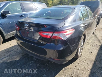 2018 Toyota Camry LE – miniatura 4