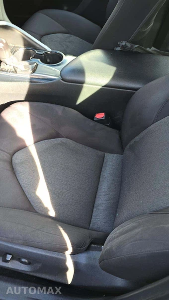 2018 Toyota Camry LE – miniatura 44