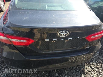 2018 Toyota Camry LE – miniatura 16