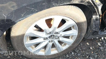 2018 Toyota Camry LE – miniatura 25