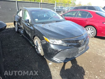 2018 Toyota Camry LE – miniatura 3
