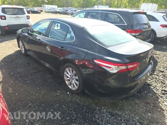 2018 Toyota Camry LE – miniatura 6