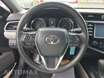 2018 Toyota Camry LE - miniatura 10