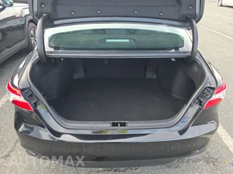 2018 Toyota Camry LE - miniatura 16