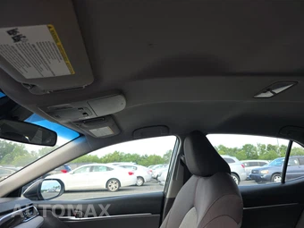 2018 Toyota Camry LE - miniatura 17
