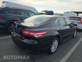 2018 Toyota Camry LE - miniatura 4