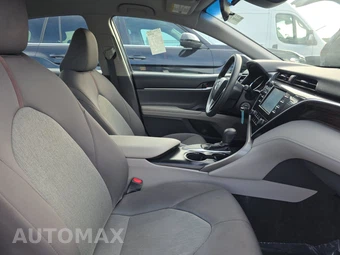 2018 Toyota Camry LE - miniatura 8
