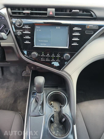 2018 Toyota Camry LE - miniatura 11