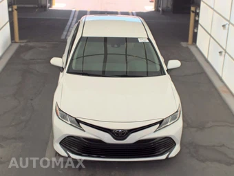 2018 Toyota Camry LE - miniatura 2