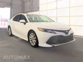 2018 Toyota Camry LE - miniatura 3