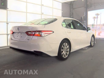 2018 Toyota Camry LE - miniatura 4