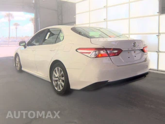 2018 Toyota Camry LE - miniatura 6