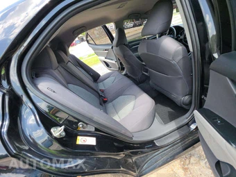 2018 Toyota Camry LE - miniatura 16