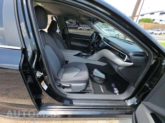 2018 Toyota Camry LE - miniatura 18