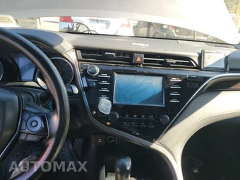 2018 Toyota Camry LE – miniatura 11