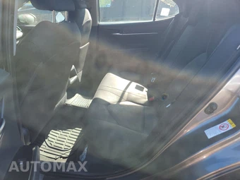 2018 Toyota Camry LE – miniatura 13
