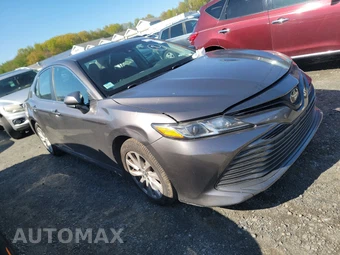 2018 Toyota Camry LE – miniatura 3