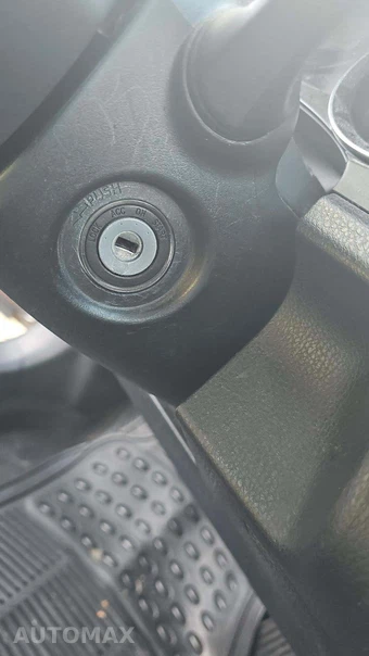 2018 Toyota Camry LE – miniatura 32