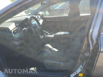 2018 Toyota Camry LE – miniatura 7