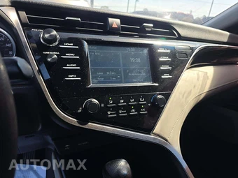 2018 Toyota Camry LE - miniatura 10