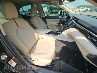 2018 Toyota Camry LE - miniatura 8