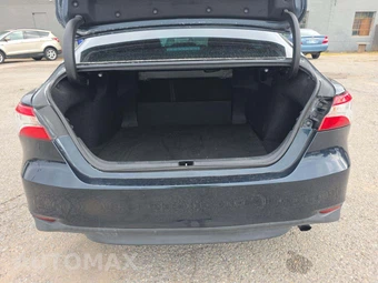 2018 Toyota Camry LE - miniatura 11