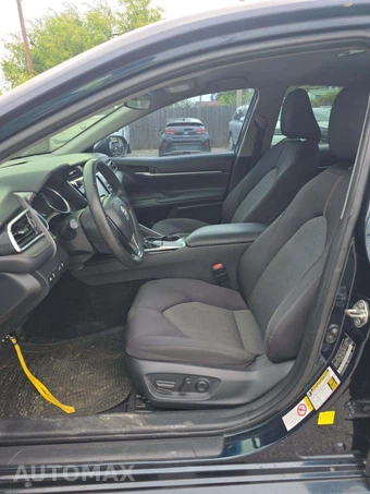 2018 Toyota Camry LE - miniatura 3