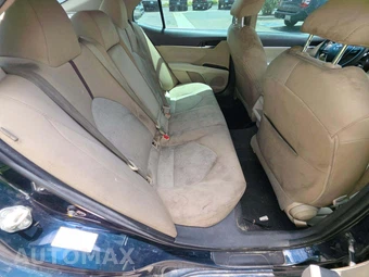 2018 Toyota Camry LE - miniatura 13