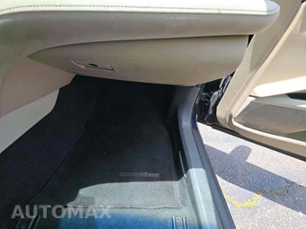2018 Toyota Camry LE - miniatura 16