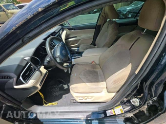 2018 Toyota Camry LE - miniatura 3