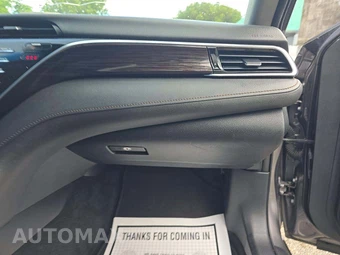 2018 Toyota Camry LE - miniatura 16