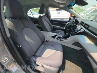 2018 Toyota Camry LE - miniatura 18