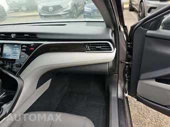 2018 Toyota Camry LE - miniatura 16