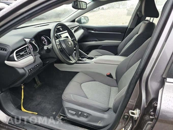 2018 Toyota Camry LE - miniatura 3